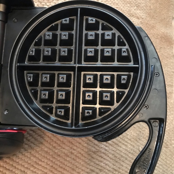 Presto 03510 Flipside Belgian Waffle Maker. - Picture 6 of 12